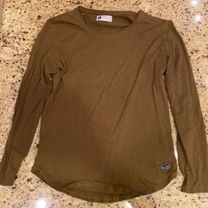 Dark green long sleeve shirt, leifnelson